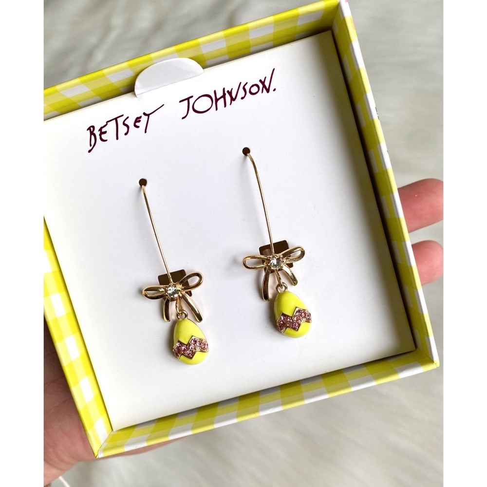NEVER USED, Betsey Johnson, Easter egg earrings